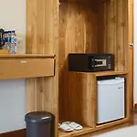 Giriwood Hotel & Villa