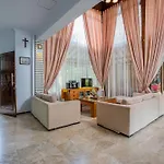 Nipper Villa - Spacious 5Br In Canggu