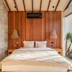Blacksand Villas Echo Beach