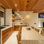 Blacksand Villas Echo Beach