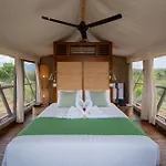 Menjangan Dynasty Resort