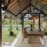 Tropical Villa Asmara - 400Sqm Garden Oasis With Large Pool And Scenic Views