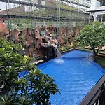 Green Garden Hotel