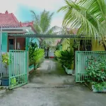 Oyo Life 90301 Hidden Village Uluwatu