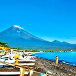 Valomia Beachfront