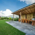 Tegal Bamboo Cottages & Private Hot Spring