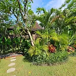 Villa Diyara Ubud - 6000 Sq Ft Private Villa - Stunning Rice Field View - Big Pool & Garden
