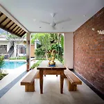 Villa Cokelat
