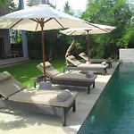 Ju\'Blu Hotel