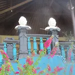 Bo\'S Bungalows And Restaurant