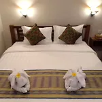 T & J Rooms