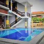 Pradana Beach Inn Luxury