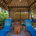 Dennis Holiday Bungalow