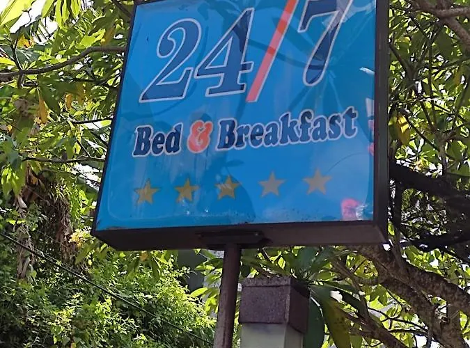 24/7 Bed & Breakfast