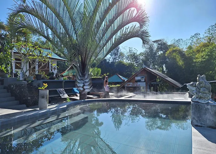 Black Lava Hostel And Lodge