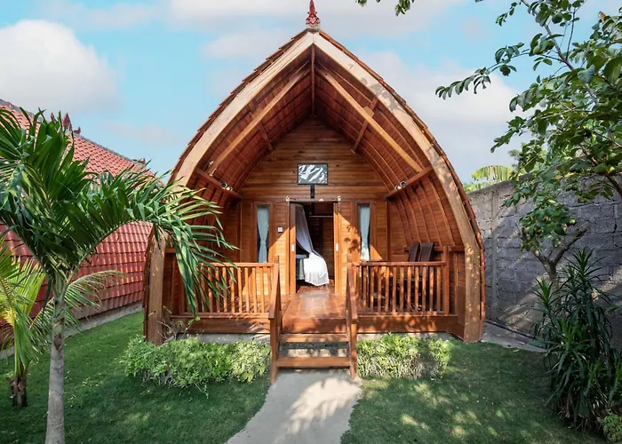 Made Taro - Menjangan Homestay