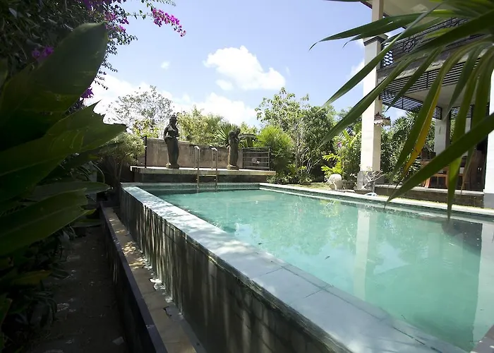 Padang Padang Surf Villa