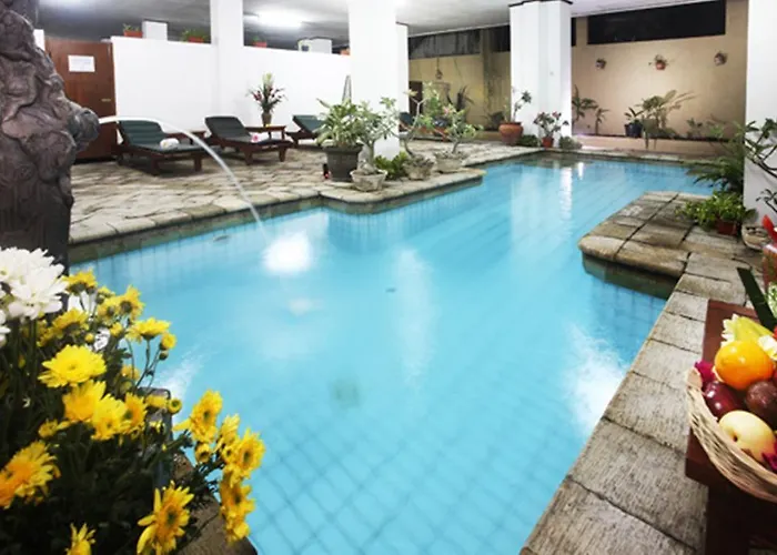 Hotel Ratna