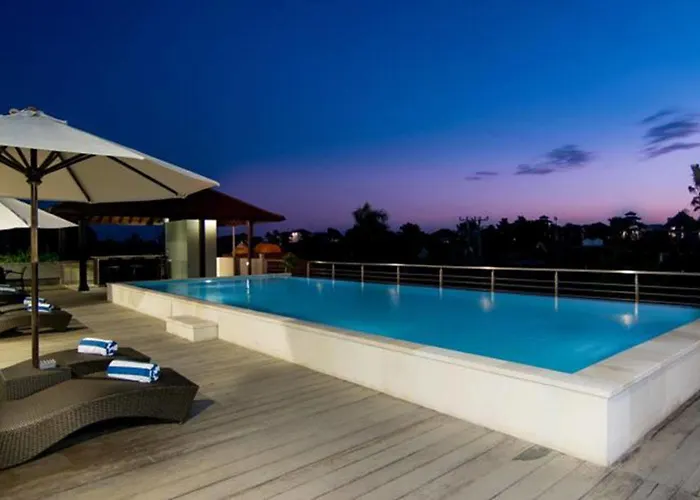 Seminyak Square Hotel