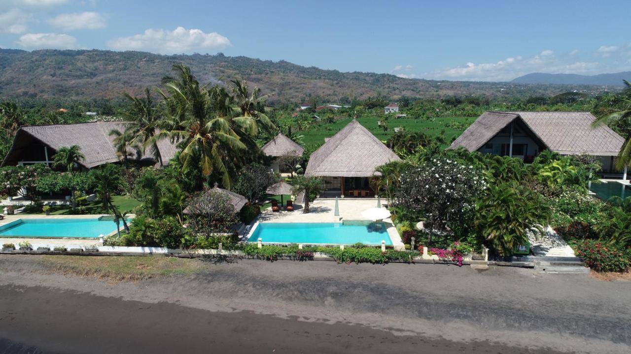 Surgawi Villa Lovina (Bali)
