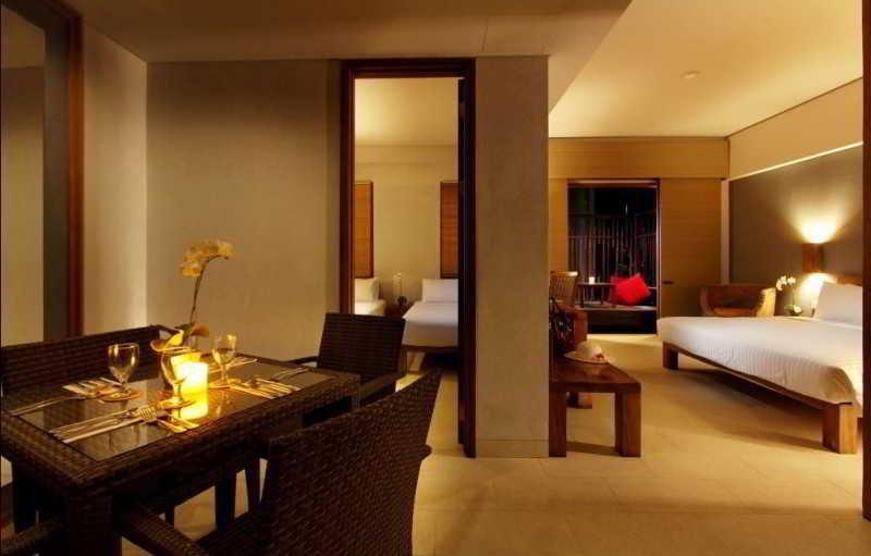 Hotel The Oasis Benoa Bali 4*