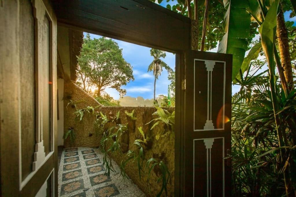 Resor Sayan Terrace 4*