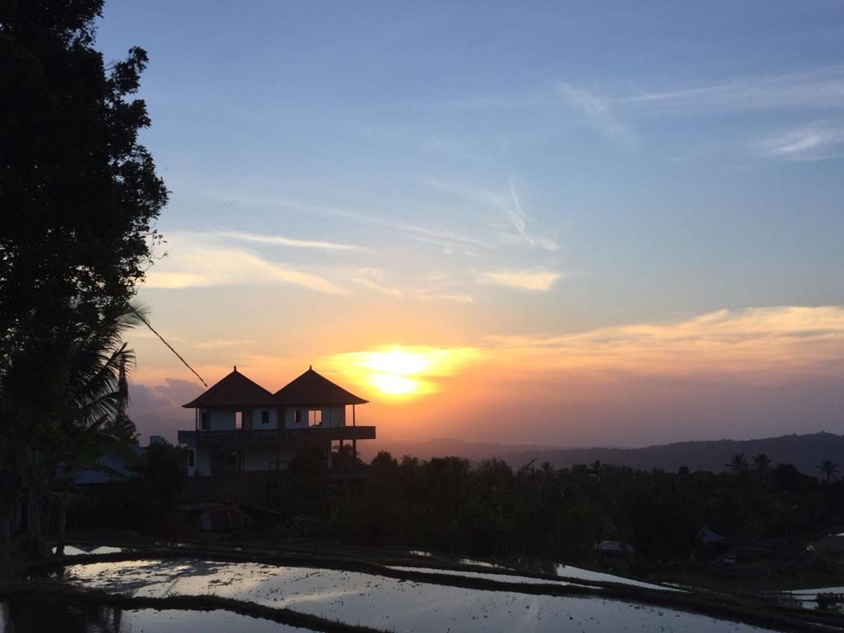 Penginapan Candra Munduk (Bali)