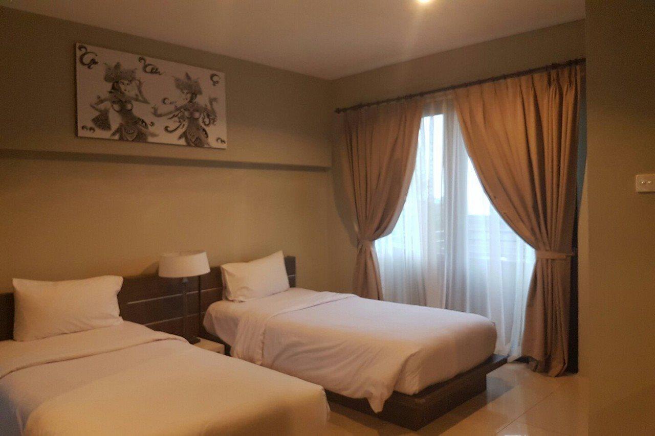 Parkside Denbukit & 3* Jimbaran (Bali)