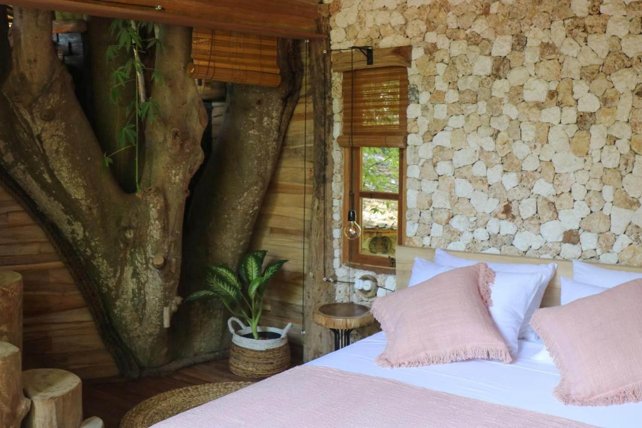 Roots Tree House * Uluwatu (Bali)