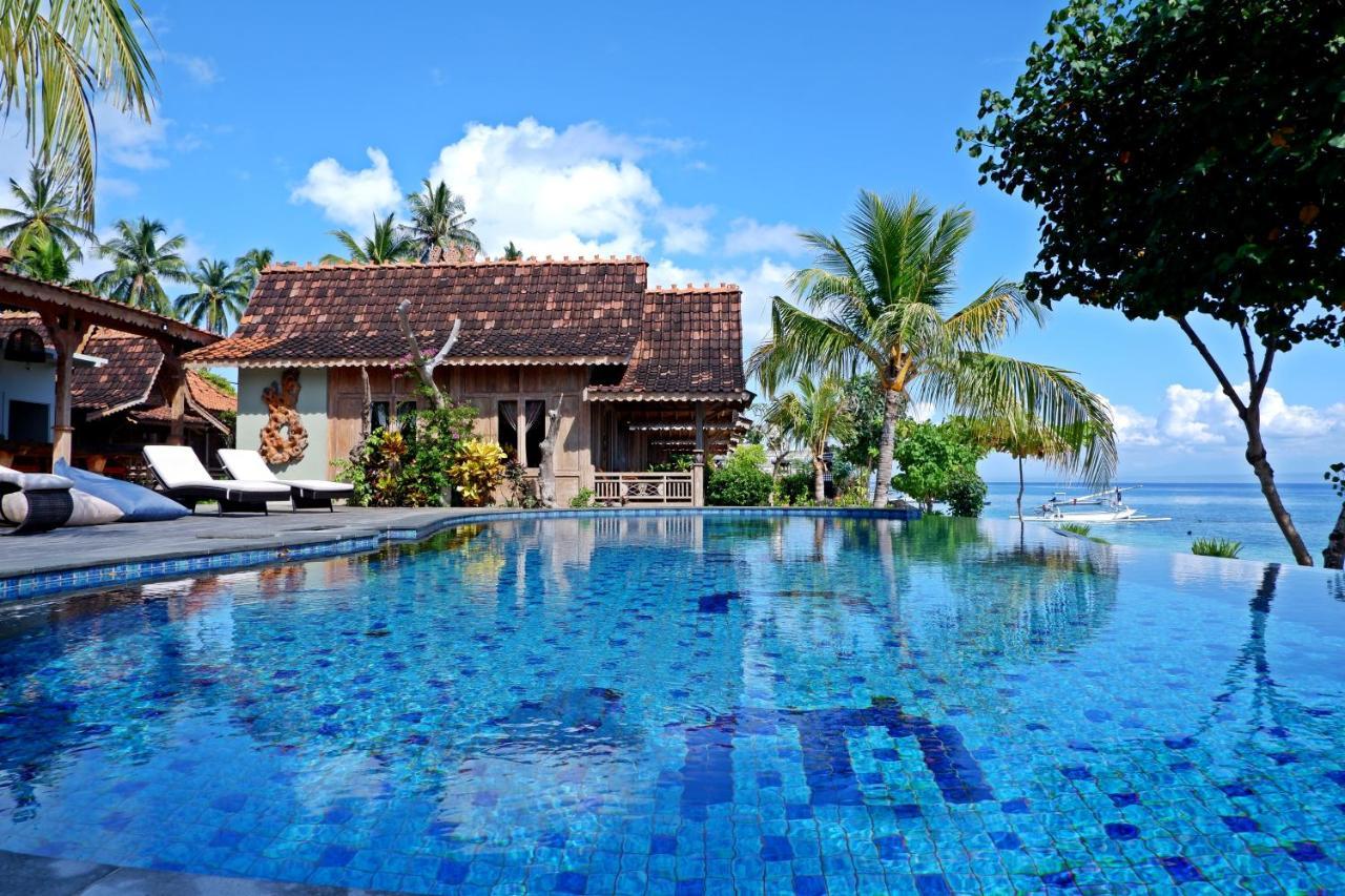 Hotel Blue Harbor Beachfront & Resto