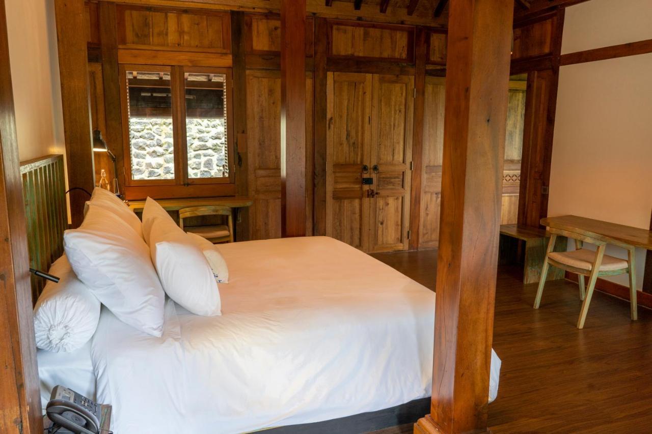 Tira Vilagna & Hotel 4*