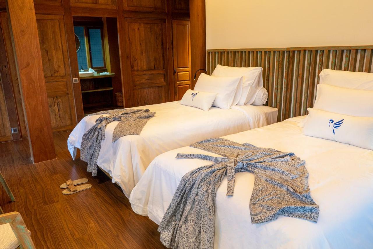 Tira Vilagna & Hotel 4*
