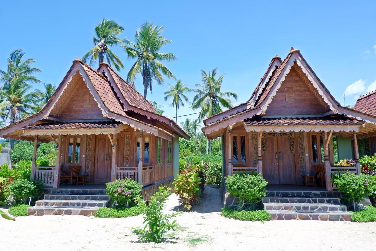 Blue Harbor Beachfront & Resto Hotel 4*