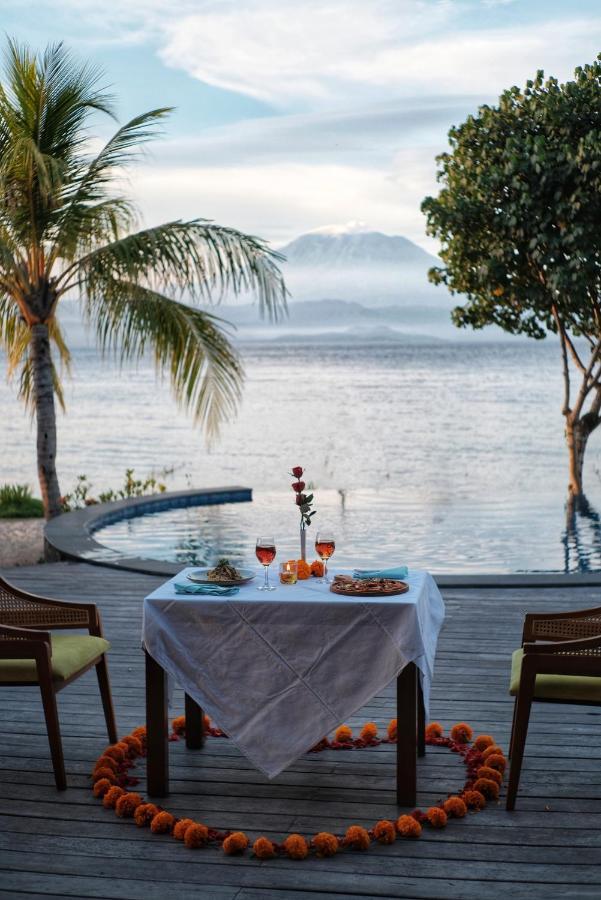 Blue Harbor Beachfront & Resto 4*