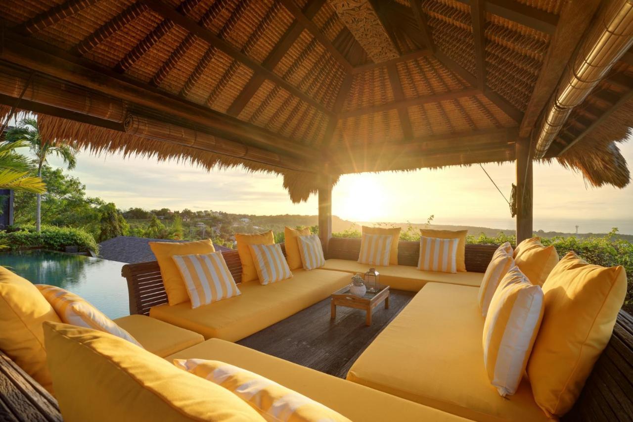 Hidden Hills - Small Luxury Of The World *