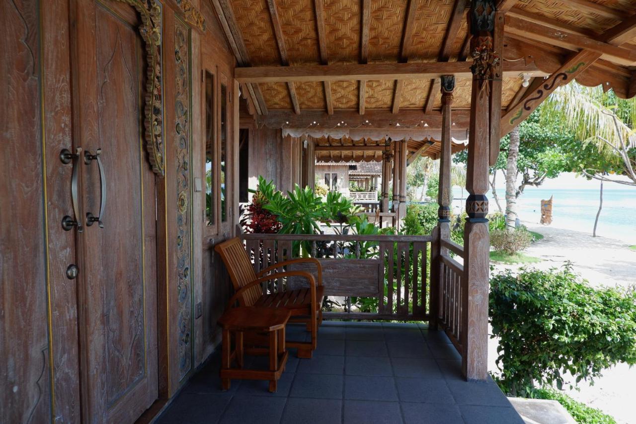 Blue Harbor Beachfront & Resto Hotel Toyapakeh