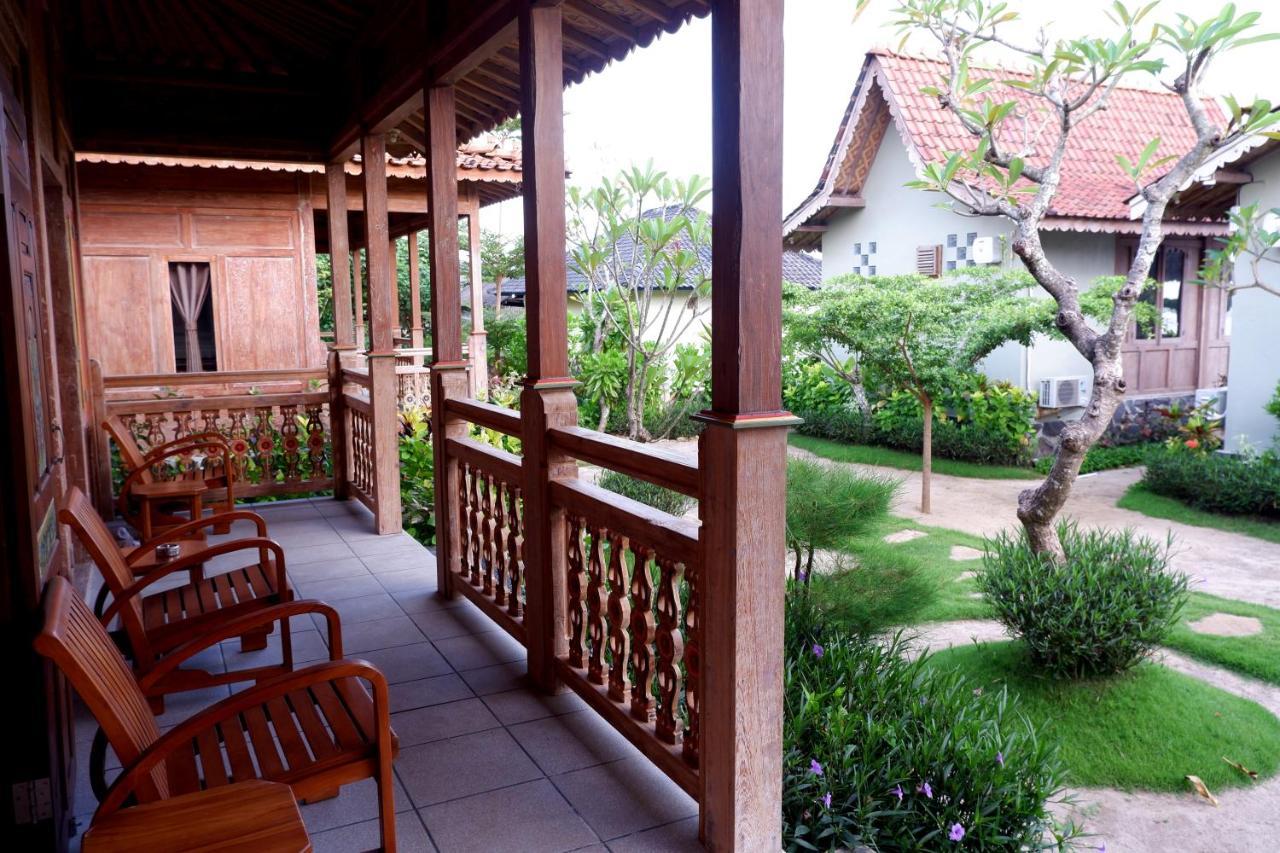 Blue Harbor Beachfront & Resto Hotel 4*