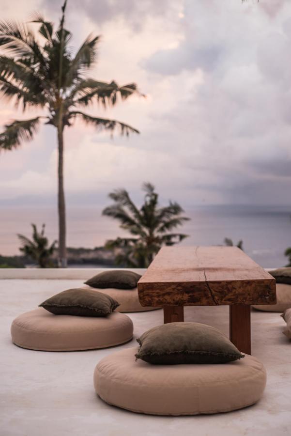 The Raja Lima & Resor Nusa Penida