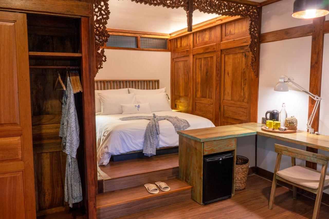 Tira Vilagna & Hotel 4*