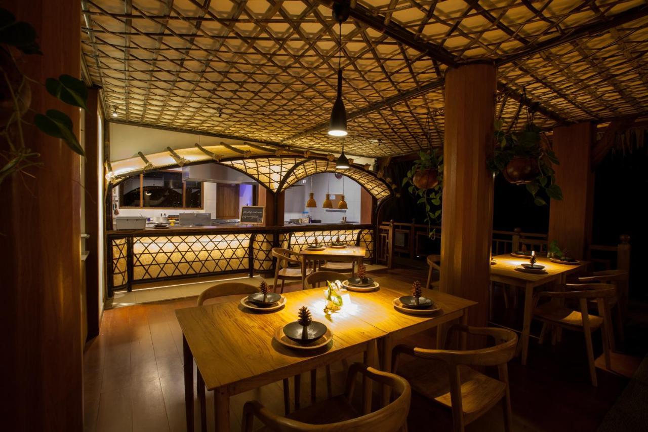 Tira Vilagna & Hotel 4*