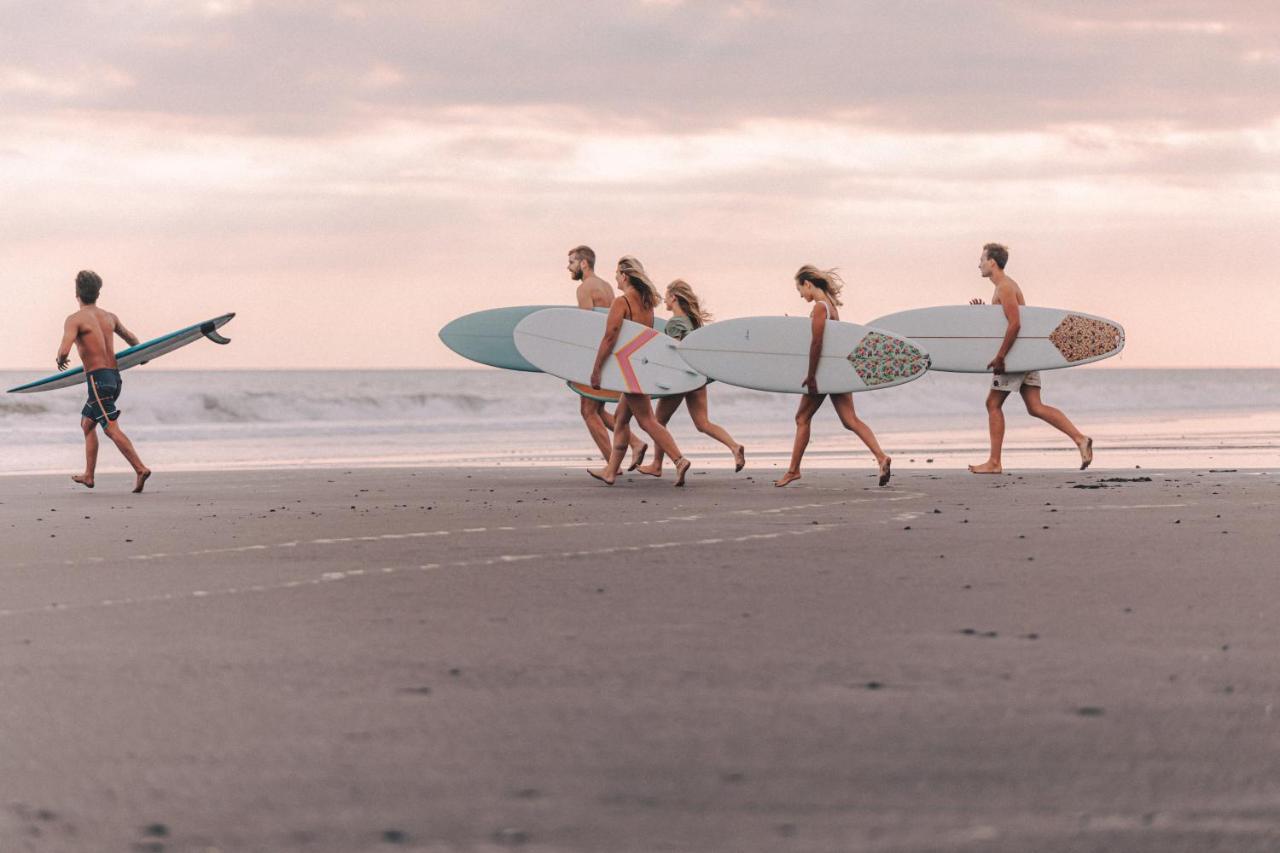 Seaside Tribe - Boutique Surf & Retreat Tanah Lot (Bali)