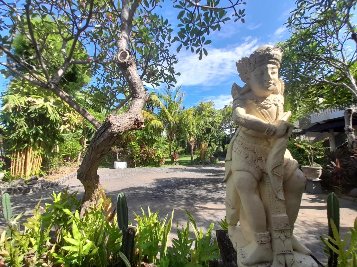 Puri Bali Lovina (Bali)