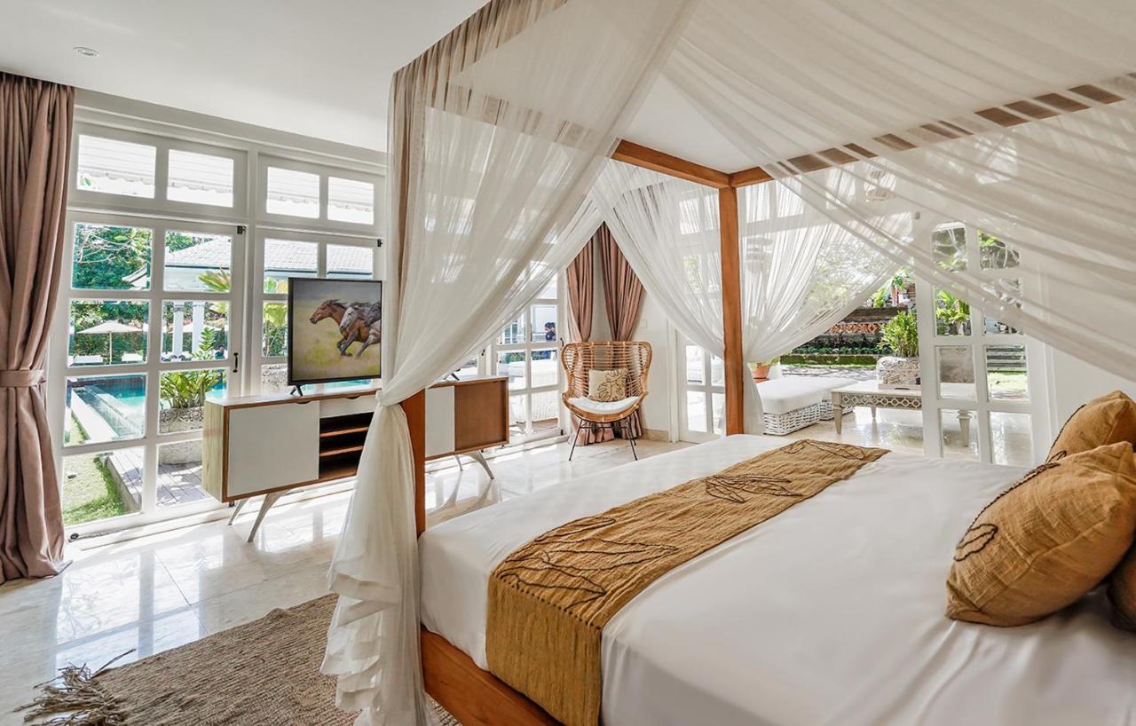 Villa Symphony White By Balisuperhost