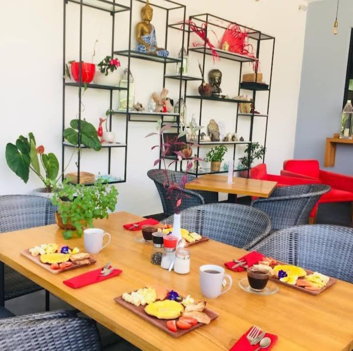 Le Chien Rouge Hotel