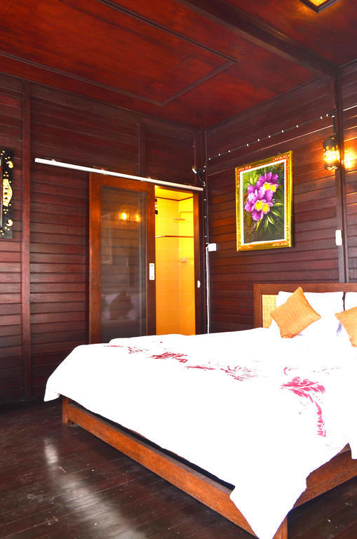 Guest house The Huts