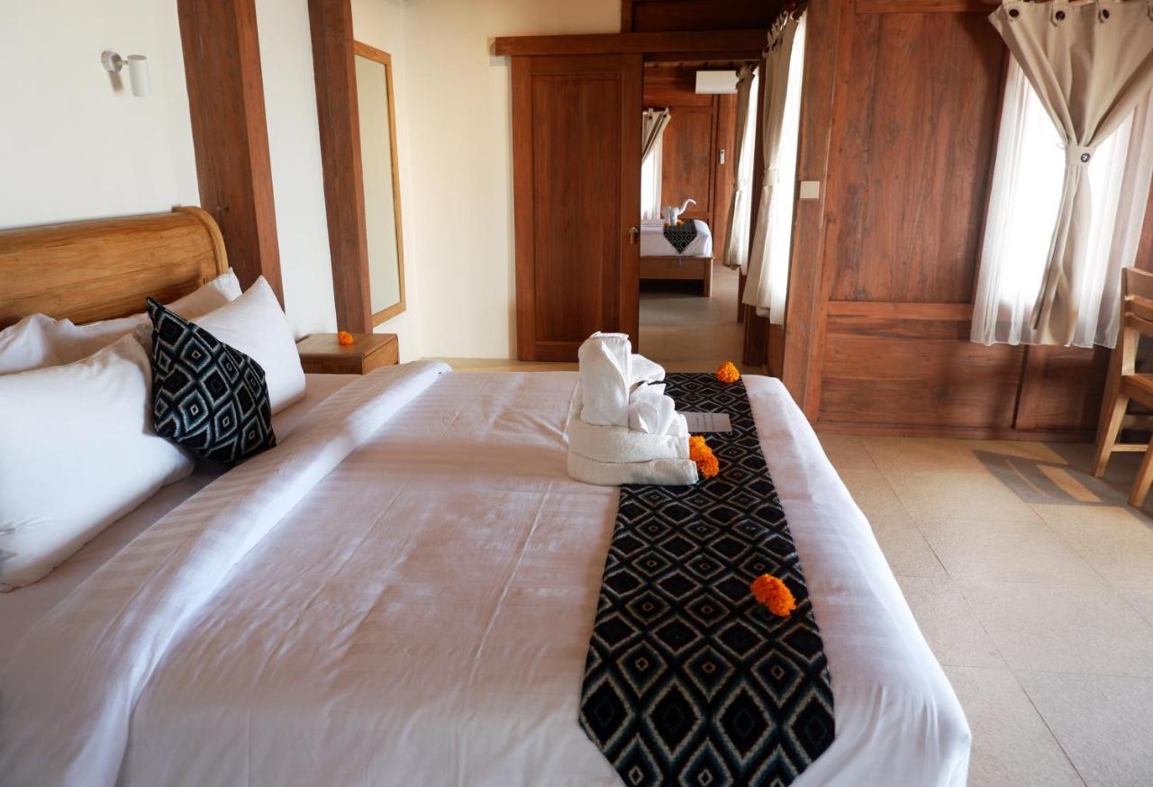 Hotel Blue Harbor Beachfront & Resto