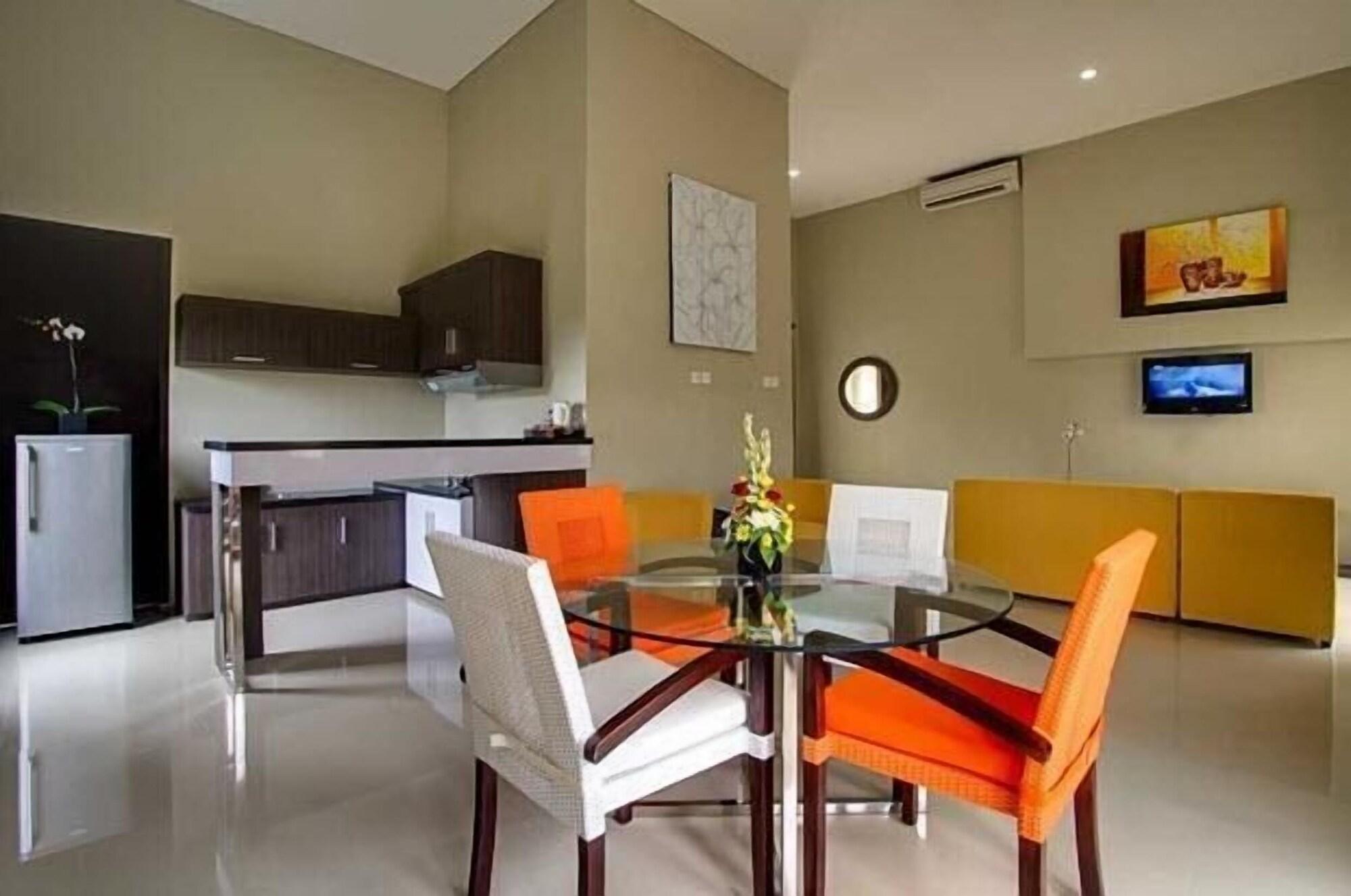 Parkside Denbukit & 3* Jimbaran (Bali)
