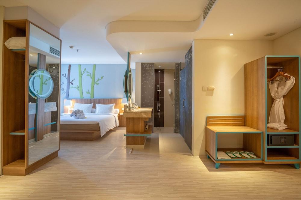 Grand Livio Kuta Hotel 3*