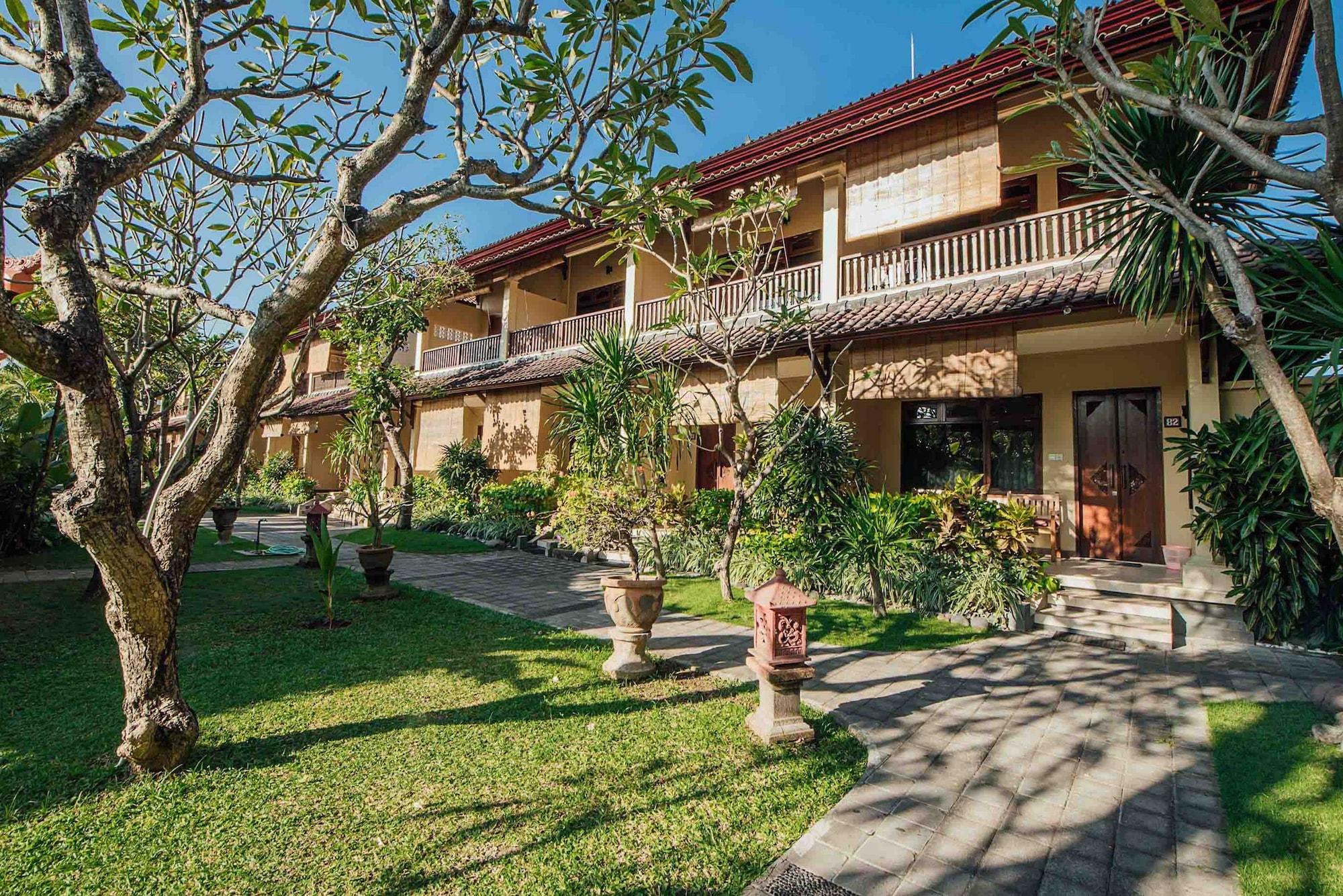 Resort Kuta Puri Bungalows, And 3*