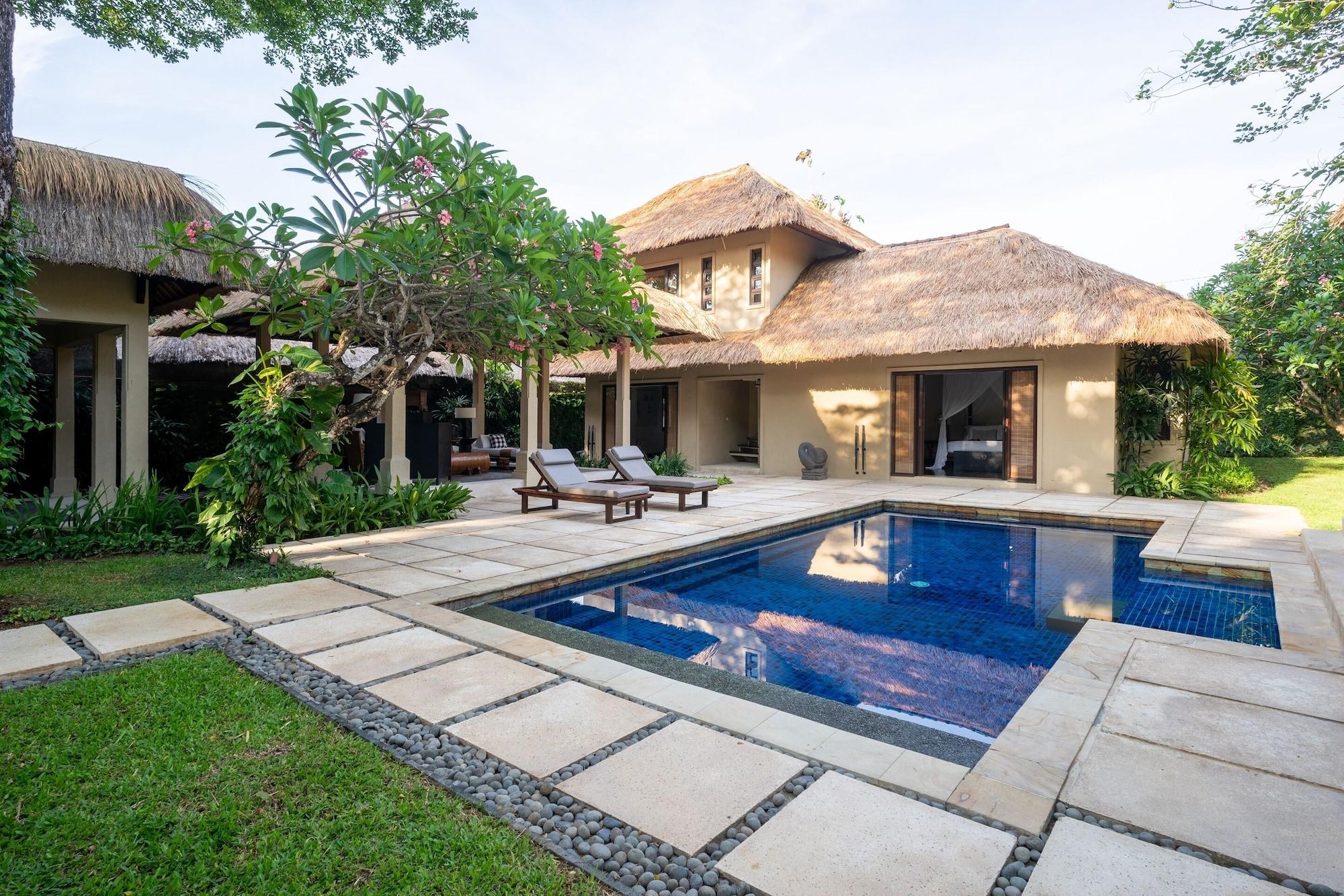 Villa Kayumanis Private And *